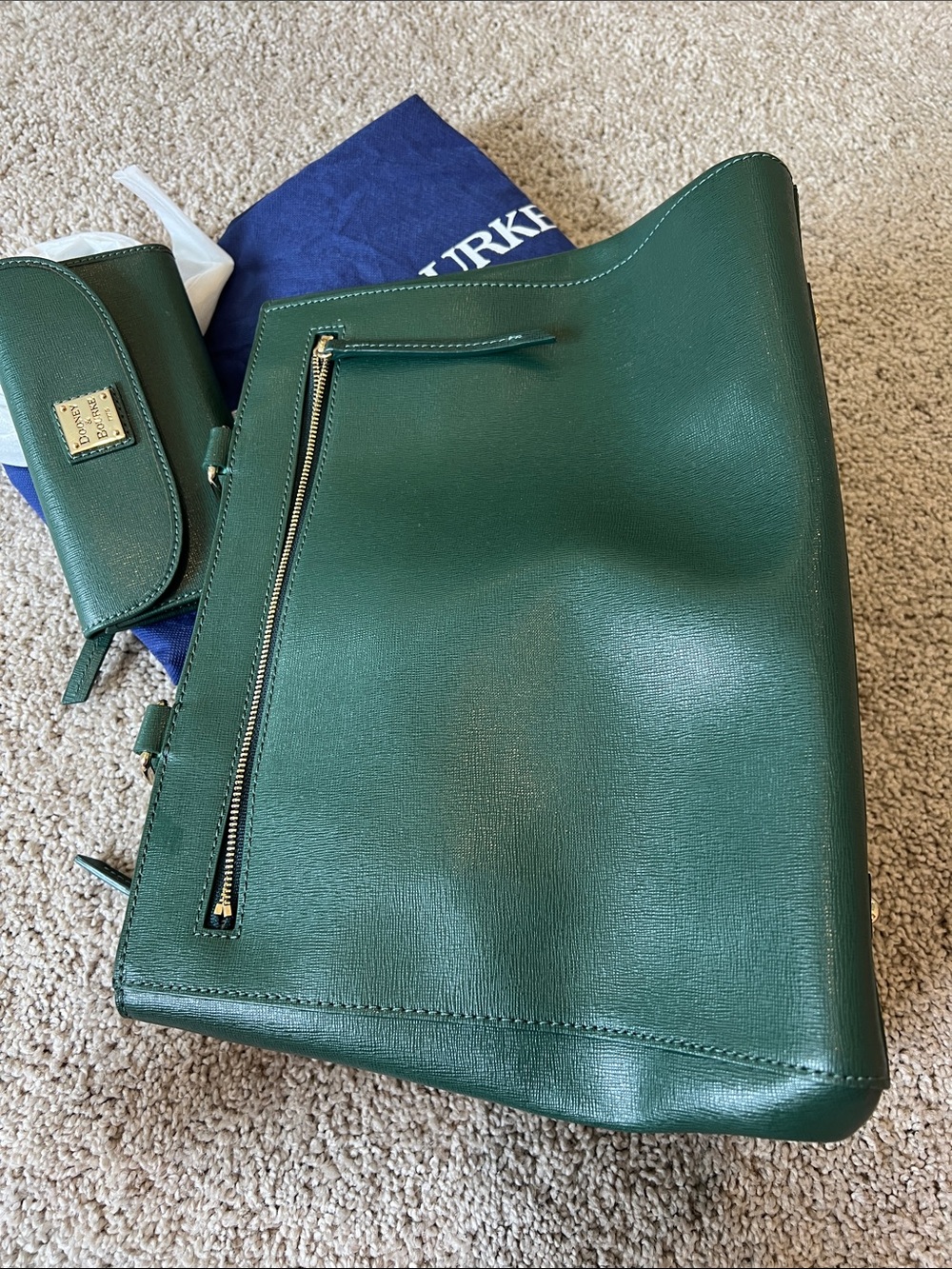 Dooney & Bourke Forest Green Leather Tote with Matching Wallet - Picture 4 of 8